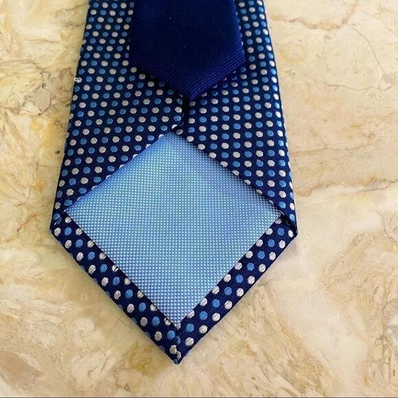 BNWOT Tommy Hilfiger 100% Silk Vintage Dot Tie - Picture 6 of 6